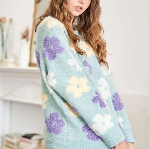 ADORA Full Size Floral Popped 2-Tone Sweater Top Plus Size‎ - Picture 2 of 16